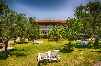 Artemis Studios And Apartments Psarou  Kültér fotó